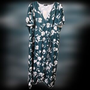 Women's floral green wrap around dress by Bloomchic size 26 (4X) New